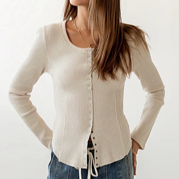 Oatmeal Waffle Knit Button Up Top | Size M | NWT | Panel Detail Long Sleeve - Picture 10 of 10